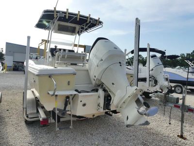 2002 Scout 235 Sportfish — interior view