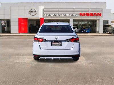 2025 Nissan Versa - Photo 4