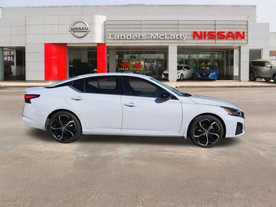 2023 Nissan Altima - Photo 2