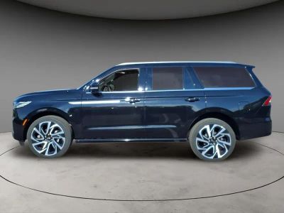 2026 Lincoln Navigator — side profile view