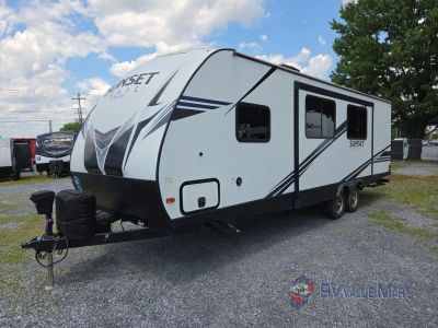 2020 CrossRoads RV Sunset Trail — detail view