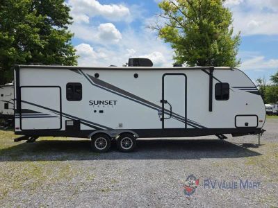2020 CrossRoads RV Sunset Trail — photo 10 view