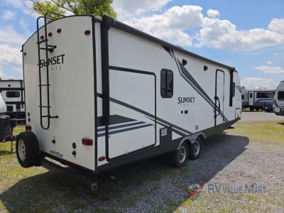 2020 CrossRoads RV Sunset Trail — photo 9 view
