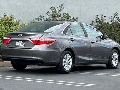 2015 Toyota Camry - Photo 2