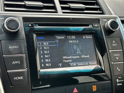 2015 Toyota Camry - Photo 18