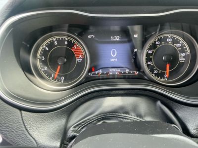 2022 Jeep Cherokee — photo 10 view
