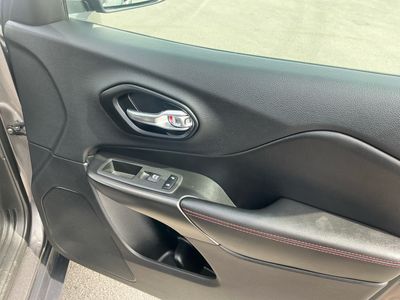2022 Jeep Cherokee — photo 21 view