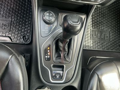 2022 Jeep Cherokee — photo 12 view