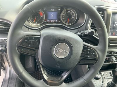 2022 Jeep Cherokee — photo 13 view