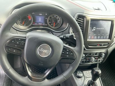 2022 Jeep Cherokee — photo 14 view
