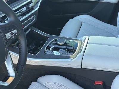 2025 BMW X5 — photo 22 view