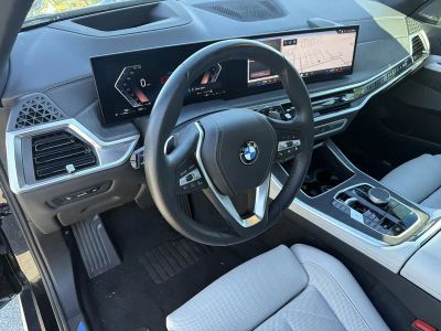 2025 BMW X5 — photo 21 view