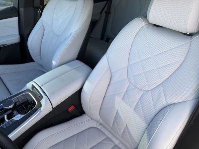 2025 BMW X5 — photo 23 view