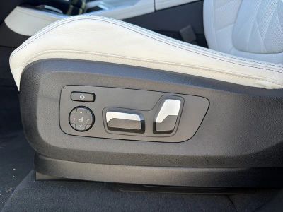 2025 BMW X5 — photo 24 view