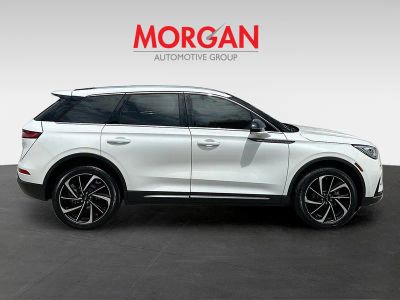 2024 Lincoln Corsair — photo 8 view