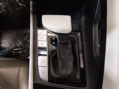2024 Hyundai Elantra - Photo 20