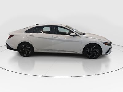 2024 Hyundai Elantra - Photo 8