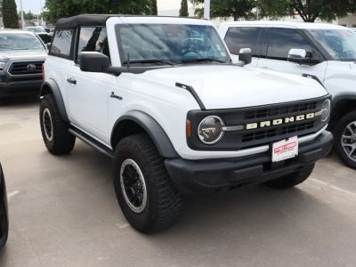2023 Ford Bronco - Photo 2