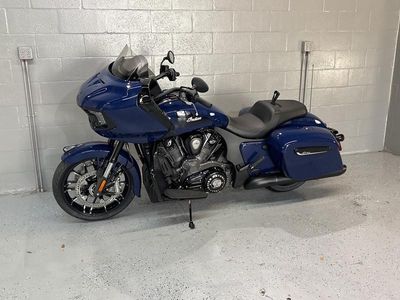 2025 Indian Motorcycle Challenger Dark Horse w/PowerBand Audio Springfield Blue - Photo 9