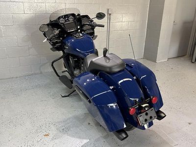2025 Indian Motorcycle Challenger Dark Horse w/PowerBand Audio Springfield Blue - Photo 6
