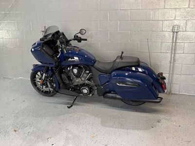 2025 Indian Motorcycle Challenger Dark Horse w/PowerBand Audio Springfield Blue - Photo 11