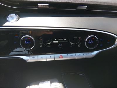 2025 Genesis GV70 - Photo 18