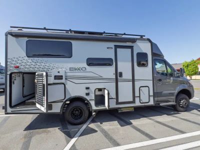 2025 Winnebago EKKO - Photo 17