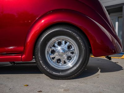 1937 Ford Tudor Humpback - Photo 6