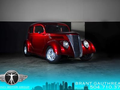 1937 Ford Tudor Humpback - Photo 1