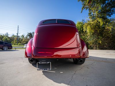 1937 Ford Tudor Humpback - Photo 9