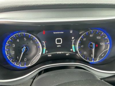 2026 Chrysler Pacifica — photo 10 view