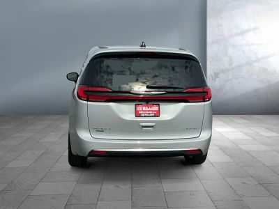 2026 Chrysler Pacifica — detail view