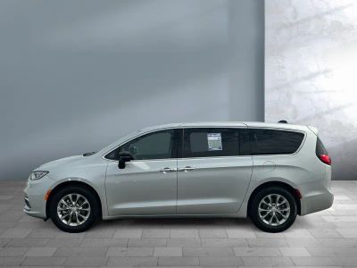 2026 Chrysler Pacifica — rear three-quarter view