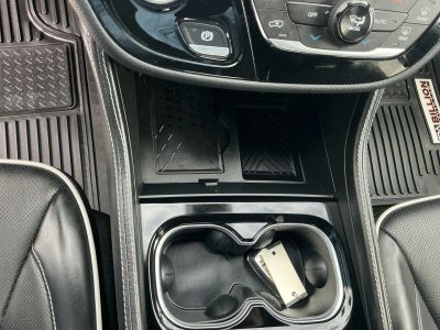 2026 Chrysler Pacifica — photo 12 view
