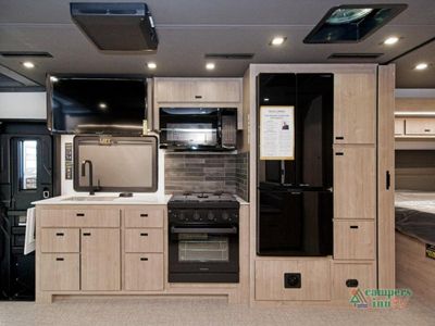 2026 Grand Design Lineage Series F — photo 17 view