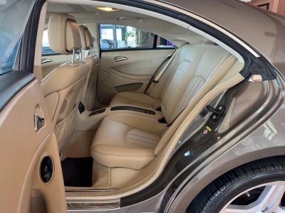 2009 Mercedes-Benz CLS-Class — engine compartment view