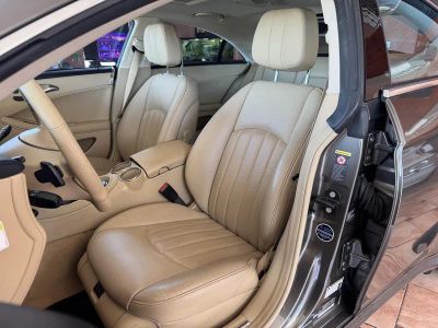 2009 Mercedes-Benz CLS-Class — photo 11 view