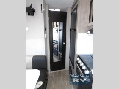2021 Venture RV Sonic - Photo 8