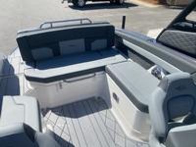 2026 Chaparral 6 GT Surf - Photo 9