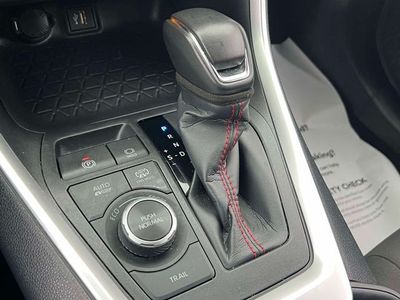 2025 Toyota RAV4 Plug-in Hybrid - Photo 31