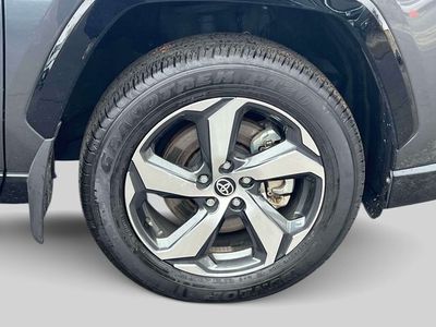 2025 Toyota RAV4 Plug-in Hybrid - Photo 16