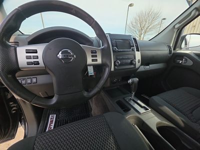 2016 Nissan Frontier — photo 12 view