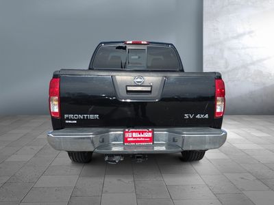 2016 Nissan Frontier — detail view