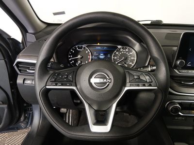 2024 Nissan Altima — photo 12 view