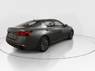 2024 Nissan Altima — photo 7 view