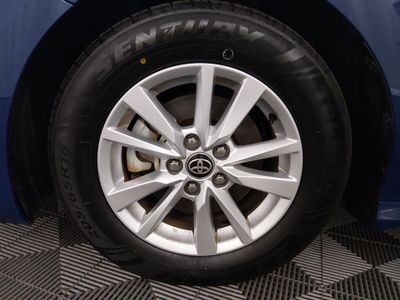 2025 Toyota Camry — photo 10 view