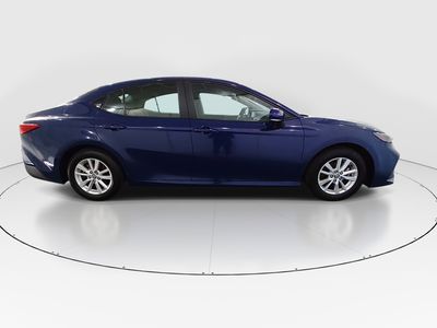 2025 Toyota Camry — photo 8 view