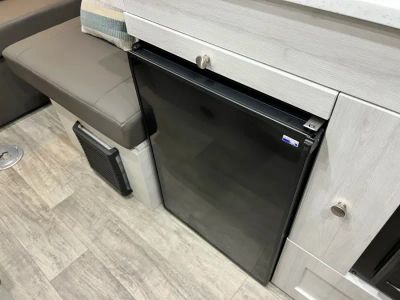 2023 Roadtrek AGILE - Photo 8