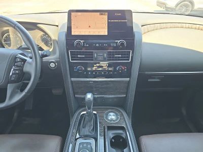 2023 Nissan Armada — photo 11 view