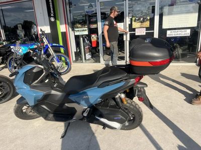 2025 Honda ADV160 - Photo 7